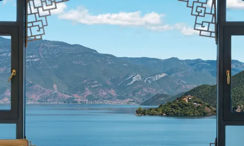 Lugu Lake Qingchen Yipin 180° Lake View Hotel