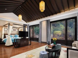 Liyang Yu · Bamboo Retreat (Yushui Hot Spring Store)