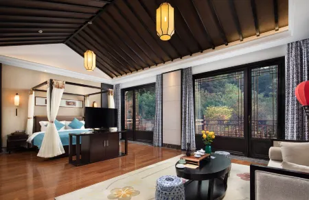 Liyang Yu · Bamboo Retreat (Yushui Hot Spring Store)