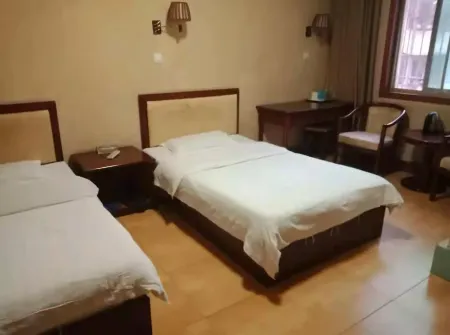 Fangyuan Hotel Отели рядом с достопримечательностью «Chenggu Museum»