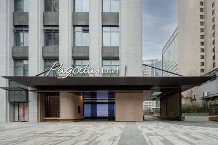 Pagoda Hotel Chengdu Taikoo Li（Chunxi Road Taikoo Li Store） Отели рядом с достопримечательностью «CH8 Livehouse (Wanmei)»