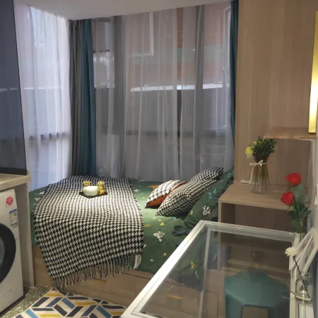 Zhangyou Free Apartment (Shenzhen Futian Port Branch) Отели рядом с достопримечательностью «Район Футянь»