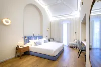 โรงแรมมูราสูทส์ โรงแรมใน