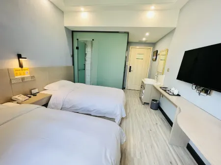 Joy Pomegranate Hotel Отели рядом с достопримечательностью «Urumqi Railway Transport School (Beijing Middle Road)»