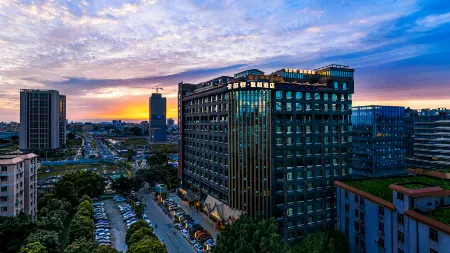 Kardon Hotel ·Star (Guangzhou Huangbian Metro Station Design Capital) Отели рядом с достопримечательностью «Guangdong University of Foreign Studies»