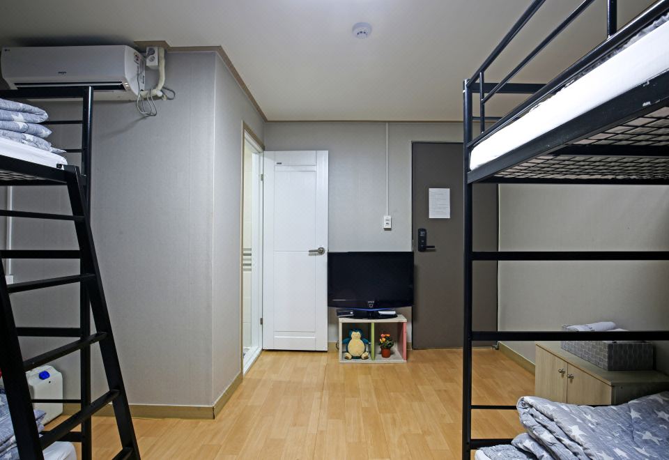 [다쉼 게스트 하우스 공용 공간 조식 이미지]