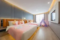 Weiduo International Hotel Shaoxing Lu Xun's hometown (Yintai City store) Hotels near Shangqing Ancient Path