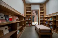 Sansheng Baijianli B&B (Aksu Old Street Night Market)