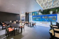 XCSW hotel & club