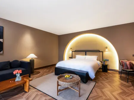 Qingyuan GLX River Hotspring Hotel