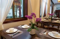 Tengchong Huazhong Yunge Hot Spring Inn (Laifengshan National Forest Park) - Jacuzzi