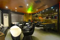 The Marison Hotel - bar