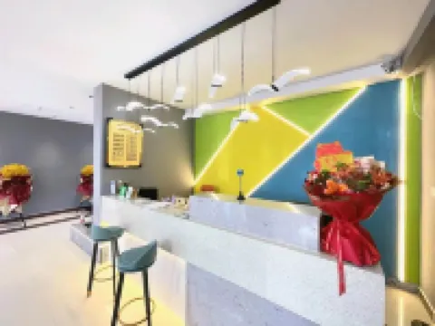 Snail Network Theme Hotel Duolun