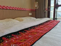 Millennium Yaozhai Yunkelai B&B - parking