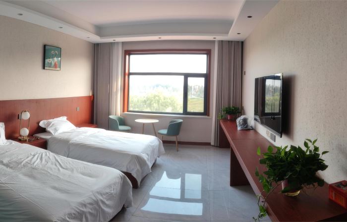 Fengqiu Yunyi Station Hotel
