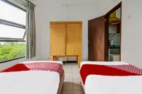 Super OYO Capital O 91810 Hotel Balebat 2