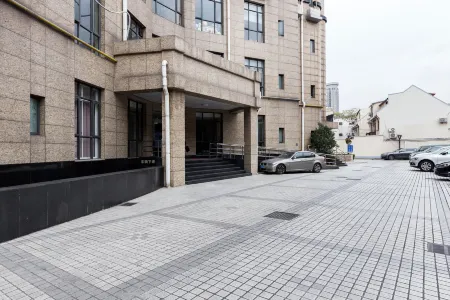 Lotus Tangyuese Homestay (South Shaanxi Road Branch) Отели рядом с достопримечательностью «Shanghai Arts and Crafts Museum»