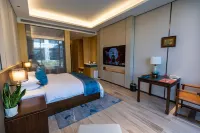 Bozhou Gujing Gongjiu Year Puree Theme Hotel Hotels near Lingxi Lake Wetland Park
