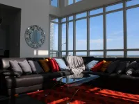 Holiday Boutique Suites Hotel berhampiran Pusat Enercare