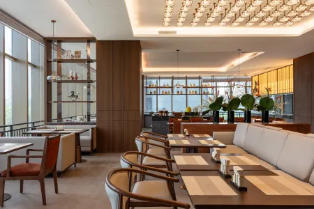 Jiaxing South Lake Maison New Century Hotel Отели рядом с достопримечательностью «Jiaxing University (North Campus)»