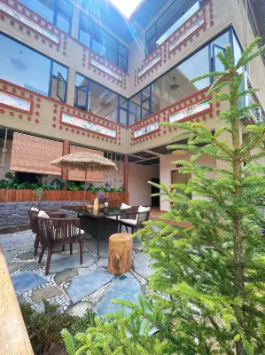 Jiuzhaigou Valley Scenic and Historic Interest Area Wangyunjian·Vacilando Resort (Eternal Love Show)