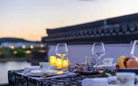 Huangshan enjoy Life Resort Hotel (Tunxi Old Street) Отели рядом с достопримечательностью «Cheng's Miyake»