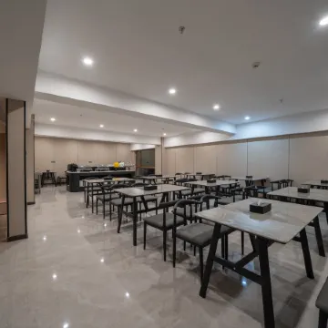 Hillman Hotel (Snow Country Cultural Square)