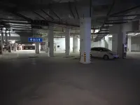 HanTing Hotel (Xi'an Xixian New Area Jinghe New Town Chongwen) - parking