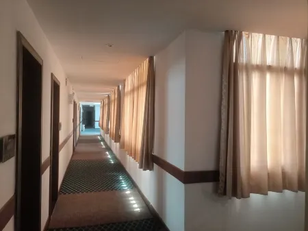 Deyue Apartment (Ziyuan) Отели в г. Цзиюань