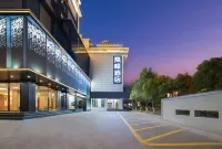 Lanfeng Hotel Hotels in Songming