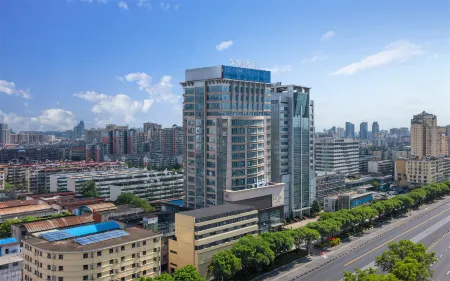 Mehood Hotel Nanchang Отели рядом с достопримечательностью «Qiushui Square»