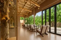 Dunhuang Molan CLUB Resort (Mingsha Mountain & Crescent Moon Spring Branch)