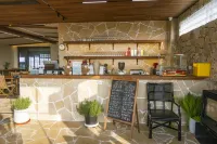 Orange Island · 270° Lakeview Sunset Swimming Pool Homestay (Taihu Lake Xishan Island) - bar