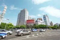 Guizhou Fengrun Karst Hotel (Jiaxiu Tower Qingyun Market Store) Hotels near Zhucheng Square