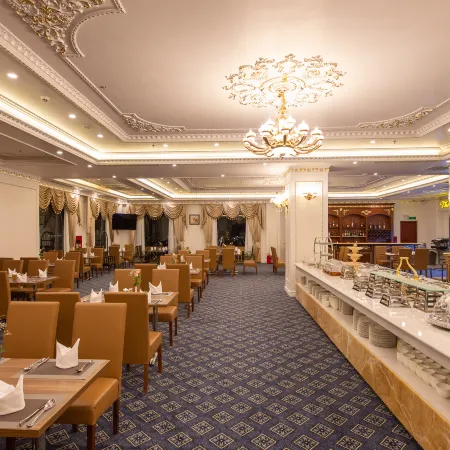 THE SHINE HOTEL