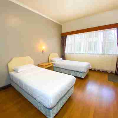 Upgraded - Spacious Cozy Apartment Hotel Rooms