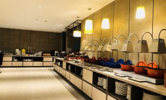 Homeinn Plus Hotel (Wuxi Huishan Wanda Plaza)