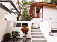 Xummei Qi Xi Resort Hôtels à proximité de : Guizhou Minzu University