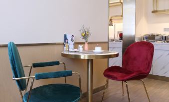 White Yulan Hotel (Xi'an Hangtiancheng Metro Station) - Housity
