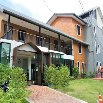 Lanna Haven Hotel Hotels near Wat Pan Tao