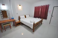 Tokyo Hotel Hotels in Lop Buri