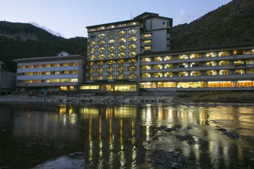 Sansuikan Kawayu Midoriya Hotels in Tanabe
