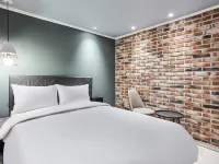 Hotel WO Yongsan Station Hotels near سبا دراغونهيل