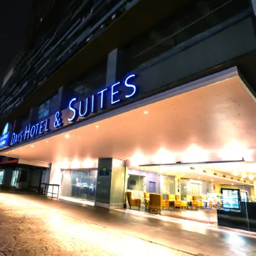 Days Hotel & Suites by Wyndham KL (Chan Sow Lin MRT/LRT) Отели рядом с достопримечательностью «Развлекательный центр TREC KL»