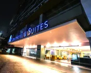 Days Hotel & Suites by Wyndham KL (Chan Sow Lin MRT/LRT) Các khách sạn gần Universiti Pertahanan Nasional Malaysia