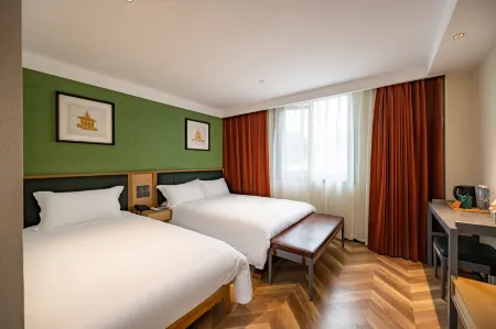 TRUE GO Chinese Siheyuan Hotel (Beijing Wangfujing Xiehe Hospital) Отели рядом с достопримечательностью «Capital University of Economics and Business (Hongmiao Campus)»