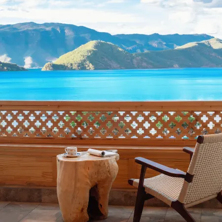 Lugu Lake Scenic Area Gutao Yuanzhu Full Lake View Waterfront Vacation Apartment