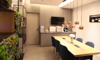 Homeinn Selected Hotel (Shanghai Changfeng Park Daduhui Road Subway Station)