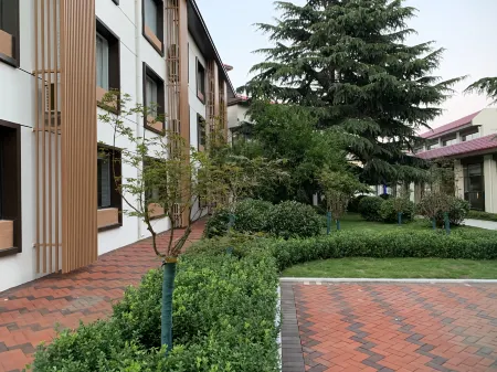 Tarshan Banyuewan Hotel Отели в г. Вэйхай