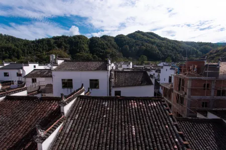 Fengyuelou·Villa Mountain View Leisure Resort Meisu (Wuyuan Shicheng Hongfengye Scenic Area) Отели рядом с достопримечательностью «Guzhang Folklore Garden»